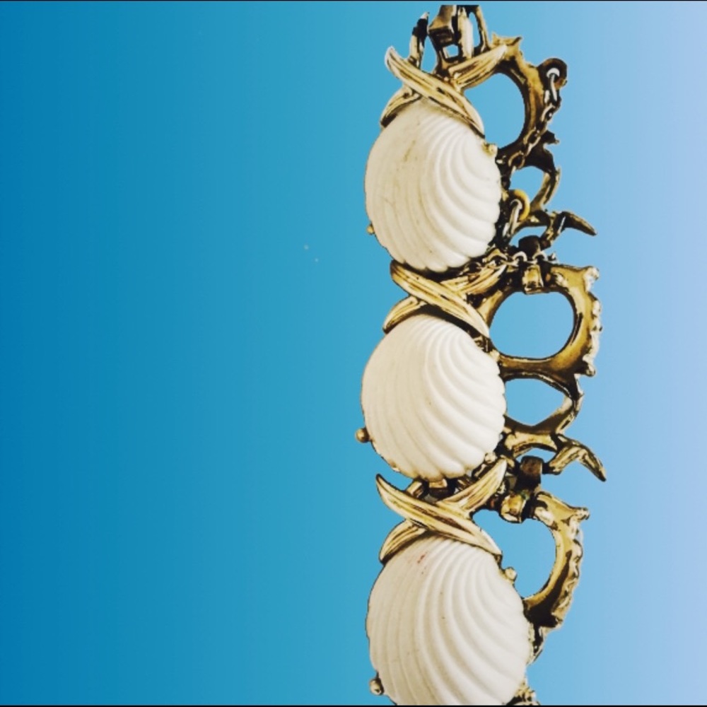Vintage Shell Bracelet